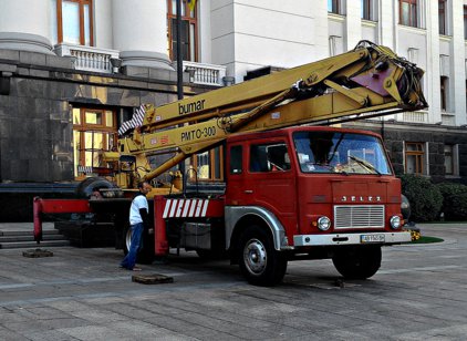 Аренда автовышки JELCZ 30
метров Аренда JELCZ