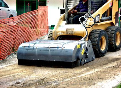 Аренда
CATERPILLAR с бункерной щеткой BU115 Аренда Бункерная щетка CAT