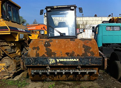 Аренда асфальтного
катка JCB Vibromax Аренда JCB Vibromax
